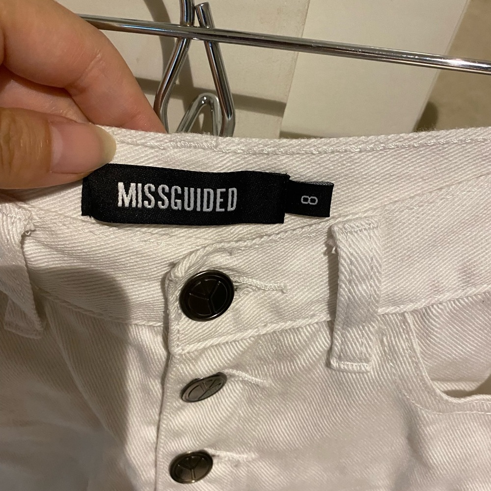 Missguided high rise high waisted denim shorts - Picture 3 of 4